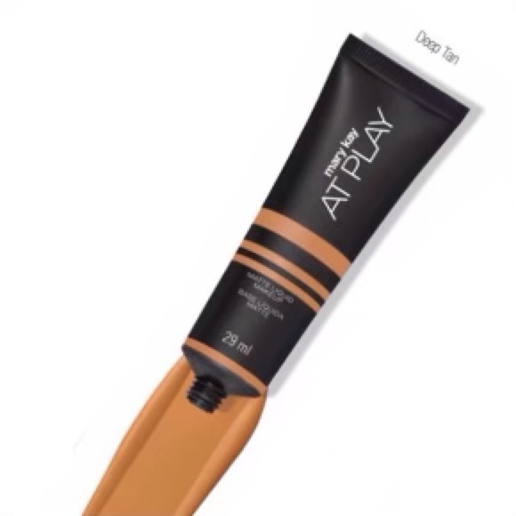 Mary Kay at play Matte Liquid Makeup/Deep Tan - Picture 4 of 4